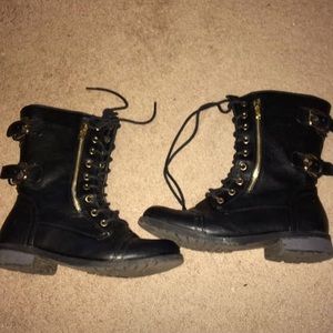 Combat boots